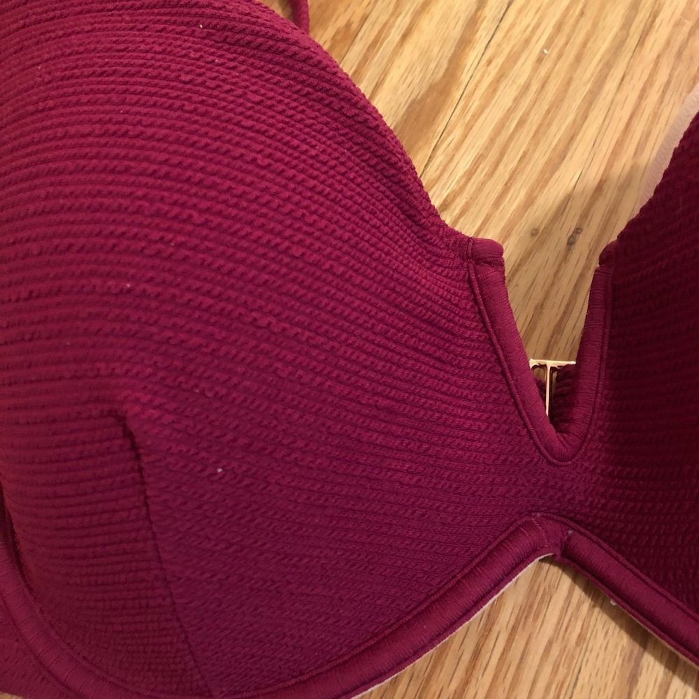 NWT bikini top - Very supportive - Picture 3 of 12